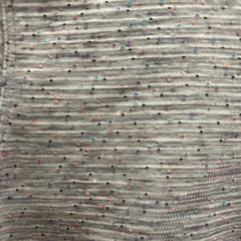 Limited edition, Lululemon top from 2020 retail for $68 Doppler dot size 4 - Picture 2 of 5